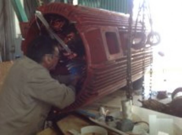 MOTOR DE 500 H.P 440 VOLTS 2 POLOS